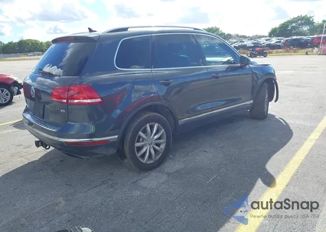 2016 Volkswagen Touareg Vr6 Sport z USA, uszkodzony, nr VIN WVGEF9BP5GD012386
